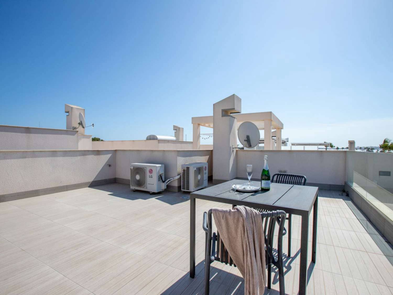 3 slaapkamer Rijtjeshuis te koop in Ciudad Quesada met zwembad - € 389.000 (Ref: 10061390)