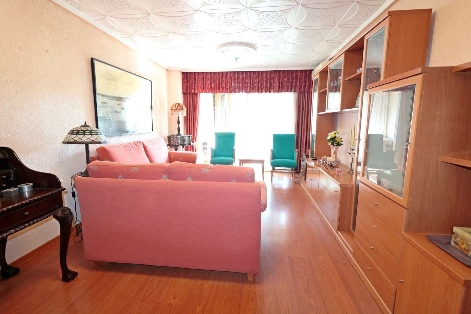 3 Zimmer Wohnung zu verkaufen in Torrevieja - 250.000 € (Ref: 10061395)