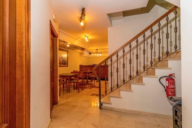 Local Comercial de 8 habitaciones en Torrevieja en venta - 1.250.000 € (Ref: 10061397)
