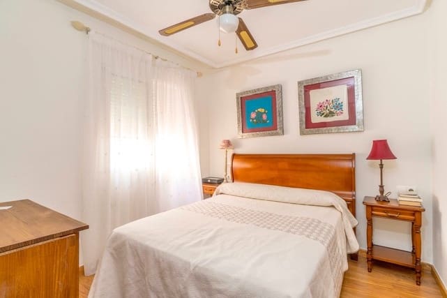 Local Comercial de 8 habitaciones en Torrevieja en venta - 1.250.000 € (Ref: 10061397)