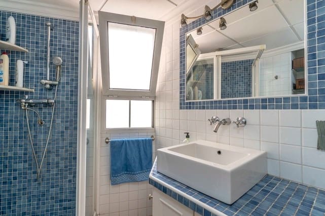 Local Comercial de 8 habitaciones en Torrevieja en venta - 1.250.000 € (Ref: 10061397)