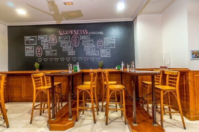 Local Comercial de 8 habitaciones en Torrevieja en venta - 1.250.000 € (Ref: 10061397)