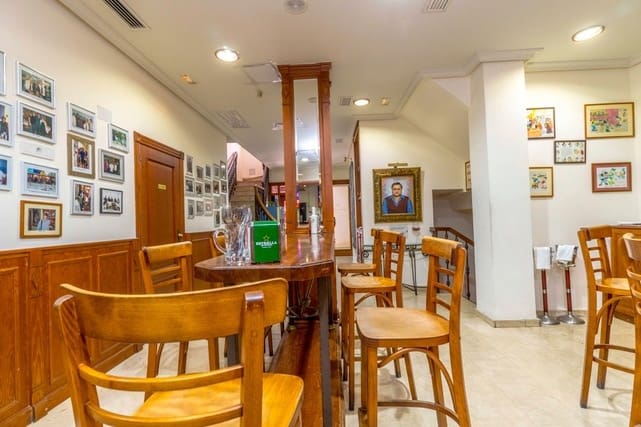 Local Comercial de 8 habitaciones en Torrevieja en venta - 1.250.000 € (Ref: 10061397)