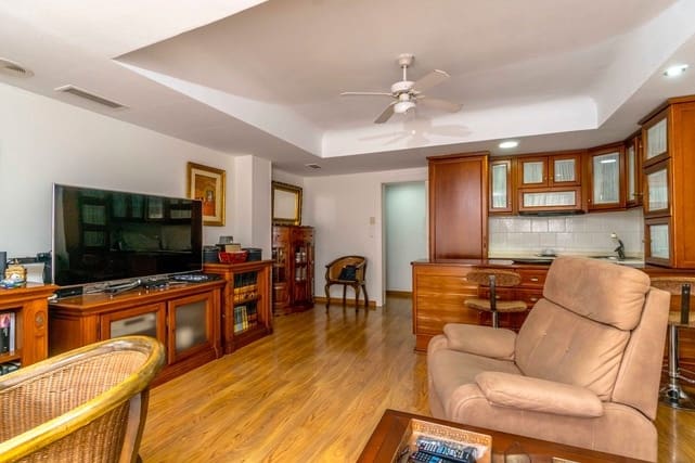 Local Comercial de 8 habitaciones en Torrevieja en venta - 1.250.000 € (Ref: 10061397)