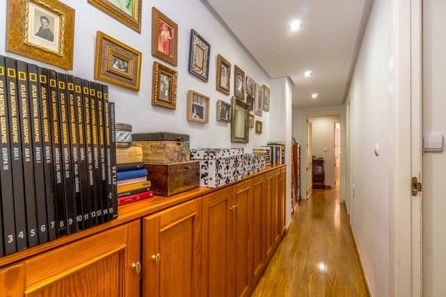 Local Comercial de 8 habitaciones en Torrevieja en venta - 1.250.000 € (Ref: 10061397)