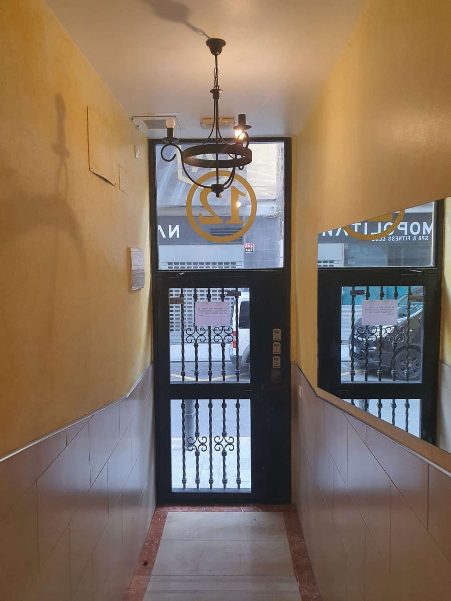 21 makuuhuone Kaupallinen myytävänä paikassa Alicante kaupunki - 1 295 000 € (Ref: 10061398)