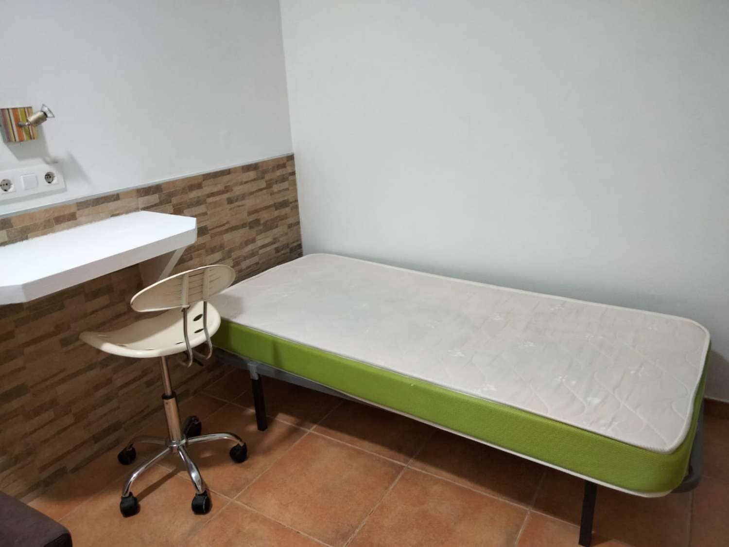 21 makuuhuone Kaupallinen myytävänä paikassa Alicante kaupunki - 1 295 000 € (Ref: 10061398)
