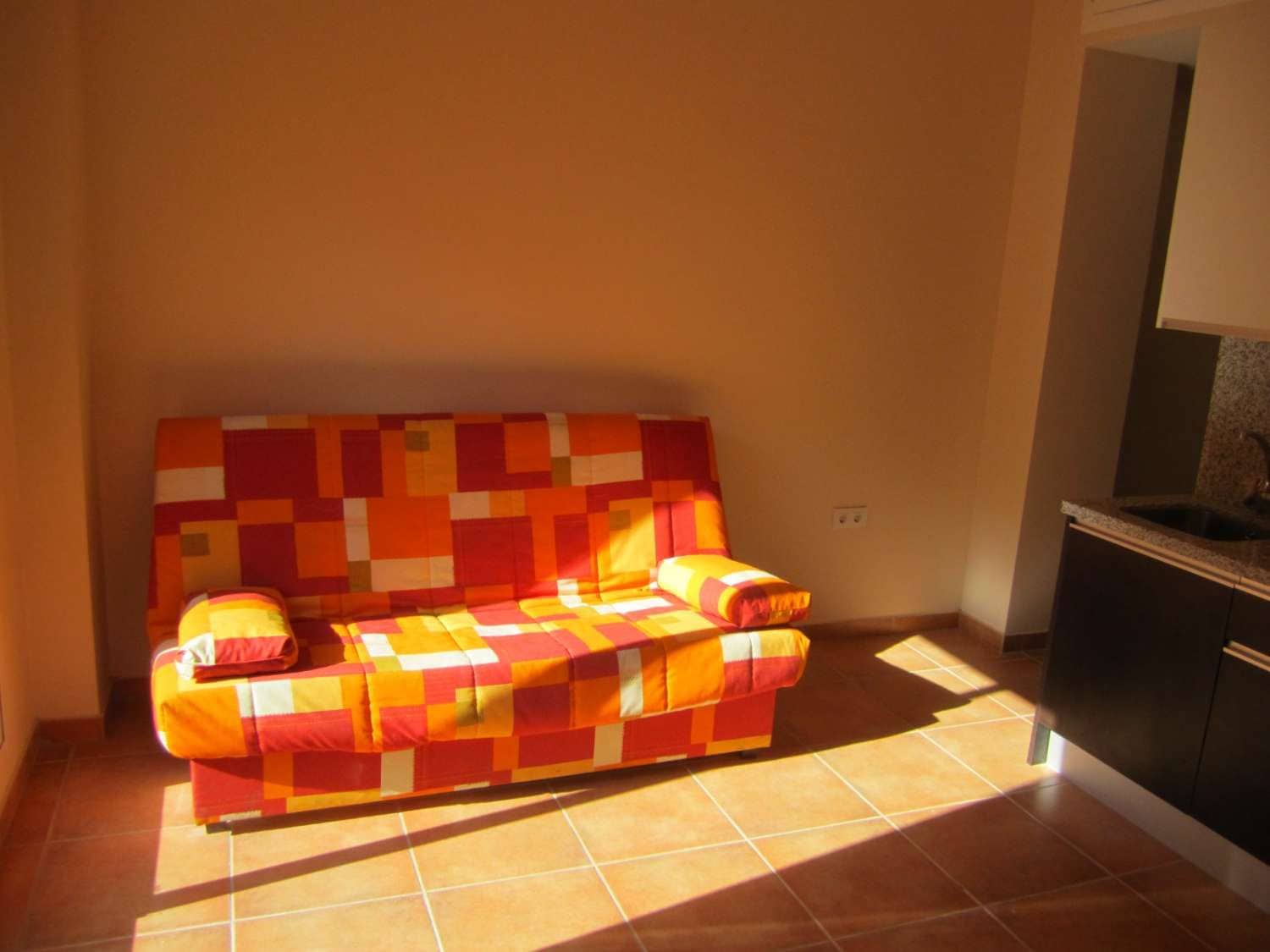 21 makuuhuone Kaupallinen myytävänä paikassa Alicante kaupunki - 1 295 000 € (Ref: 10061398)