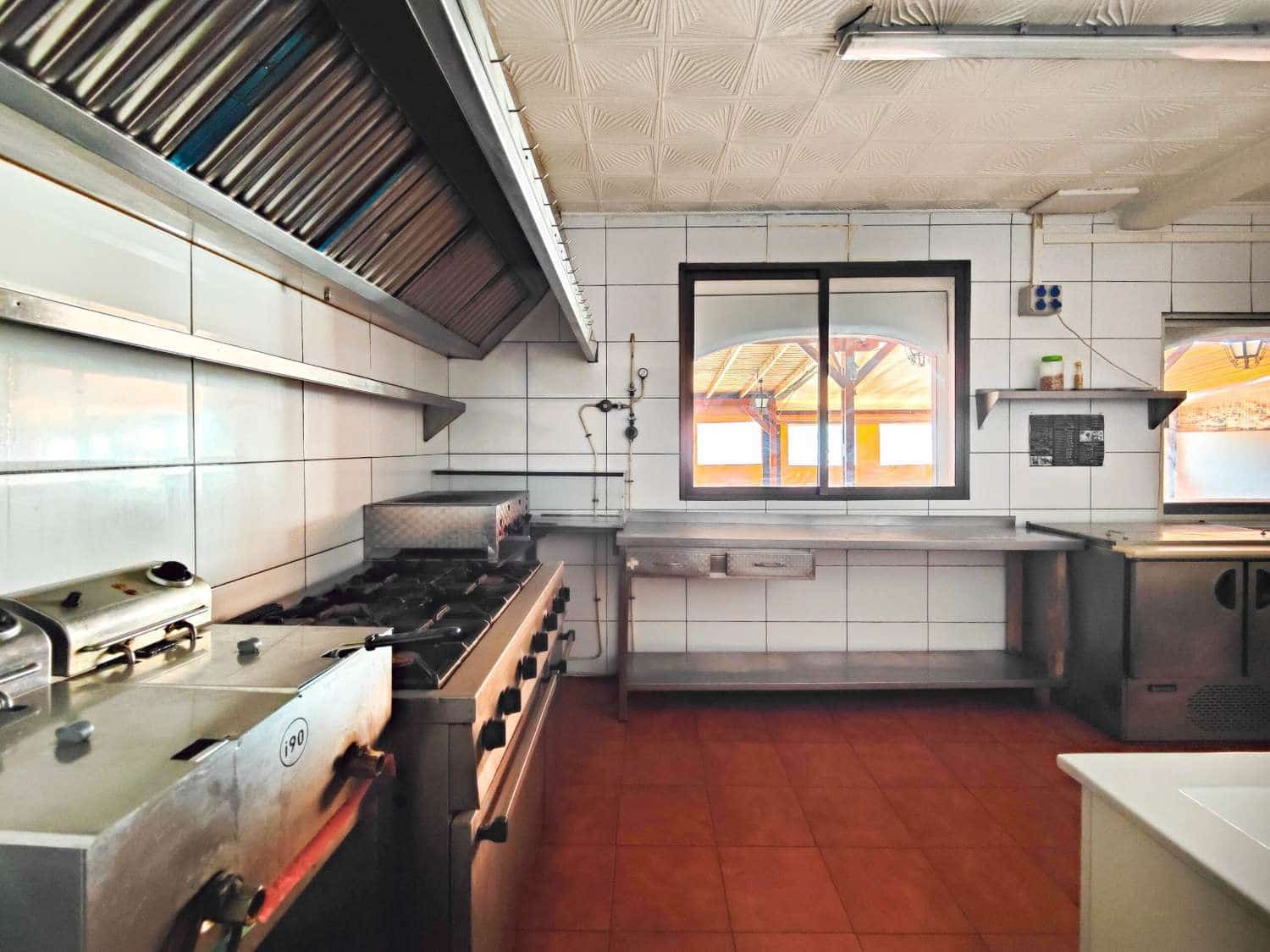 6 slaapkamer Restaurant/bar te koop in Torrevieja - € 425.000 (Ref: 10061399)