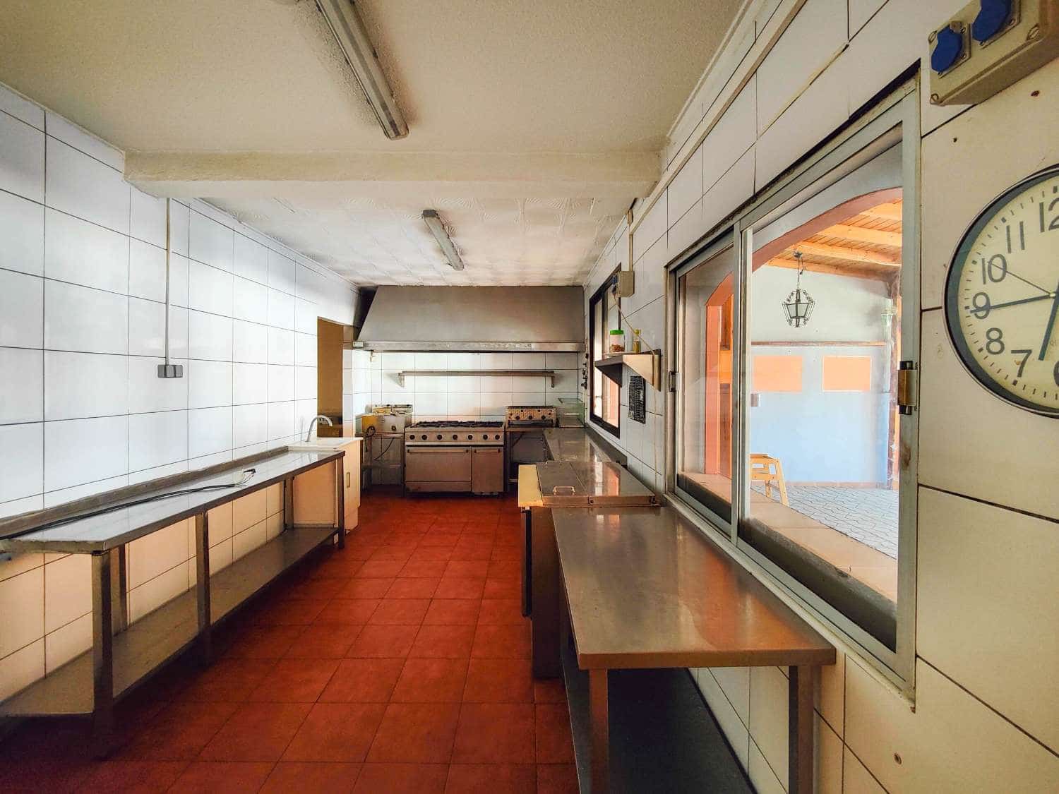 6 slaapkamer Restaurant/bar te koop in Torrevieja - € 425.000 (Ref: 10061399)