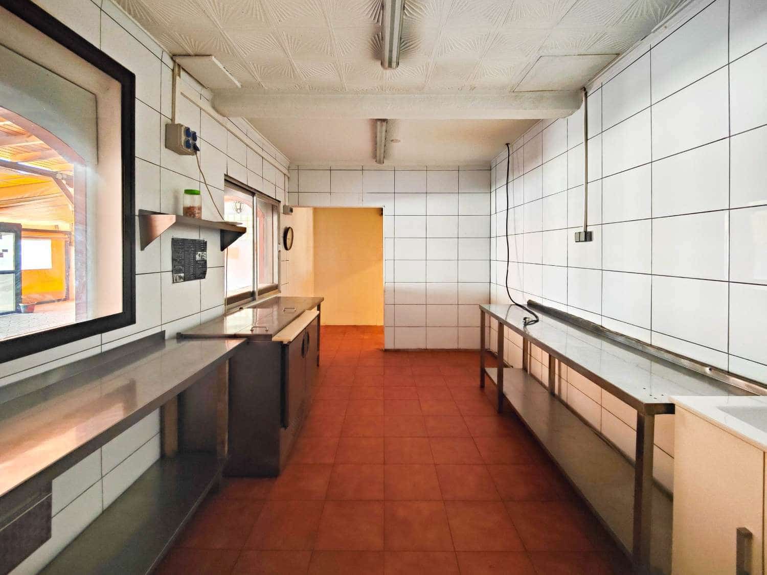 6 slaapkamer Restaurant/bar te koop in Torrevieja - € 425.000 (Ref: 10061399)
