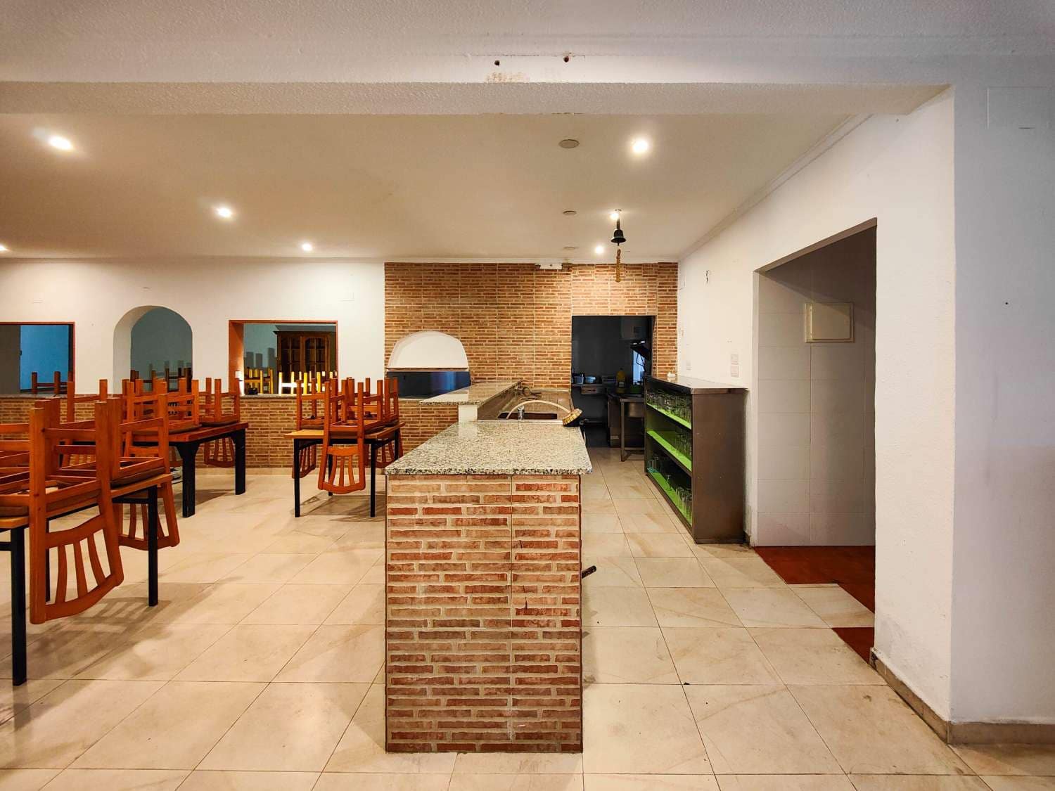6 slaapkamer Restaurant/bar te koop in Torrevieja - € 425.000 (Ref: 10061399)