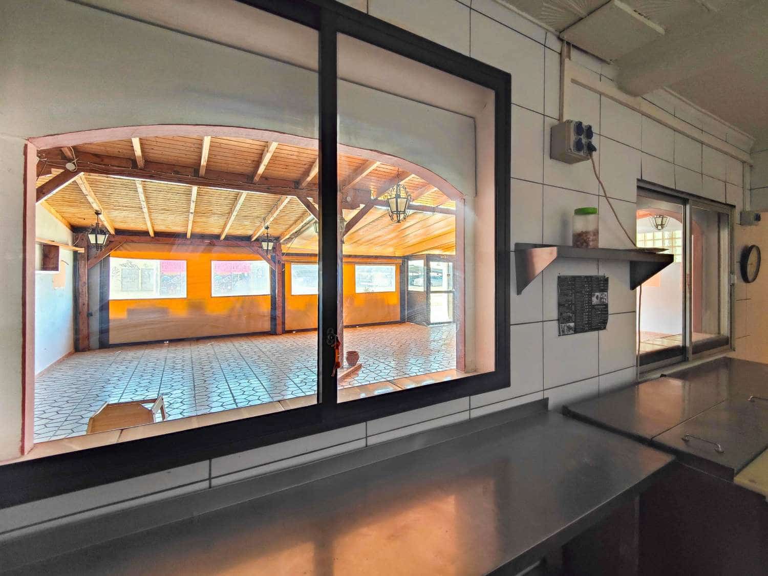 6 slaapkamer Restaurant/bar te koop in Torrevieja - € 425.000 (Ref: 10061399)