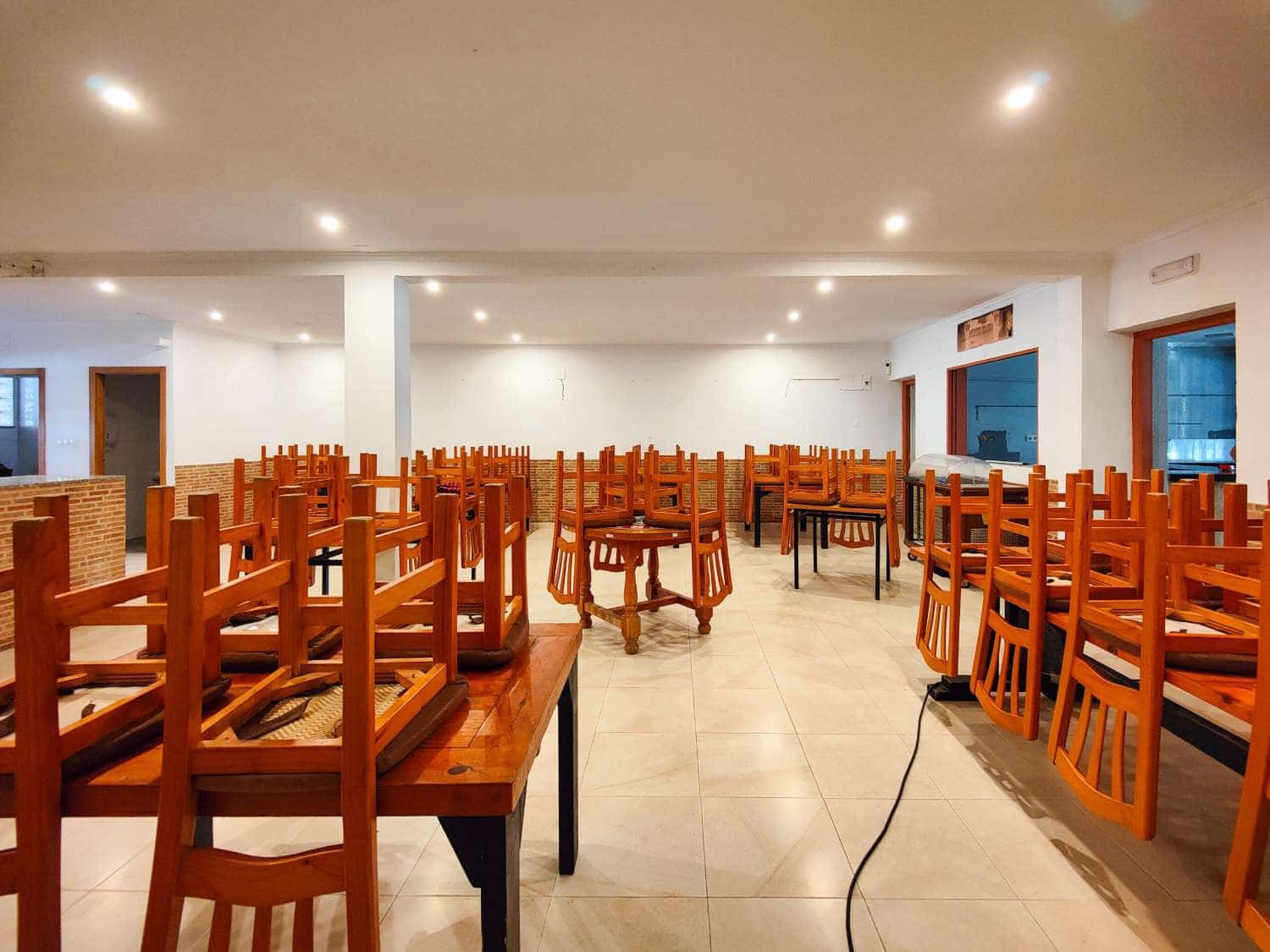 6 slaapkamer Restaurant/bar te koop in Torrevieja - € 425.000 (Ref: 10061399)