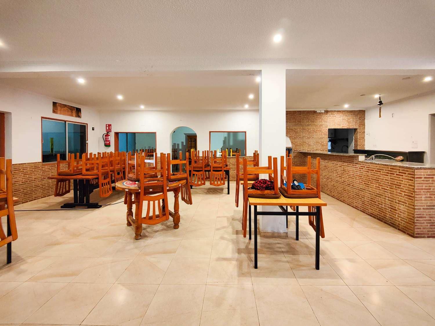 6 slaapkamer Restaurant/bar te koop in Torrevieja - € 425.000 (Ref: 10061399)