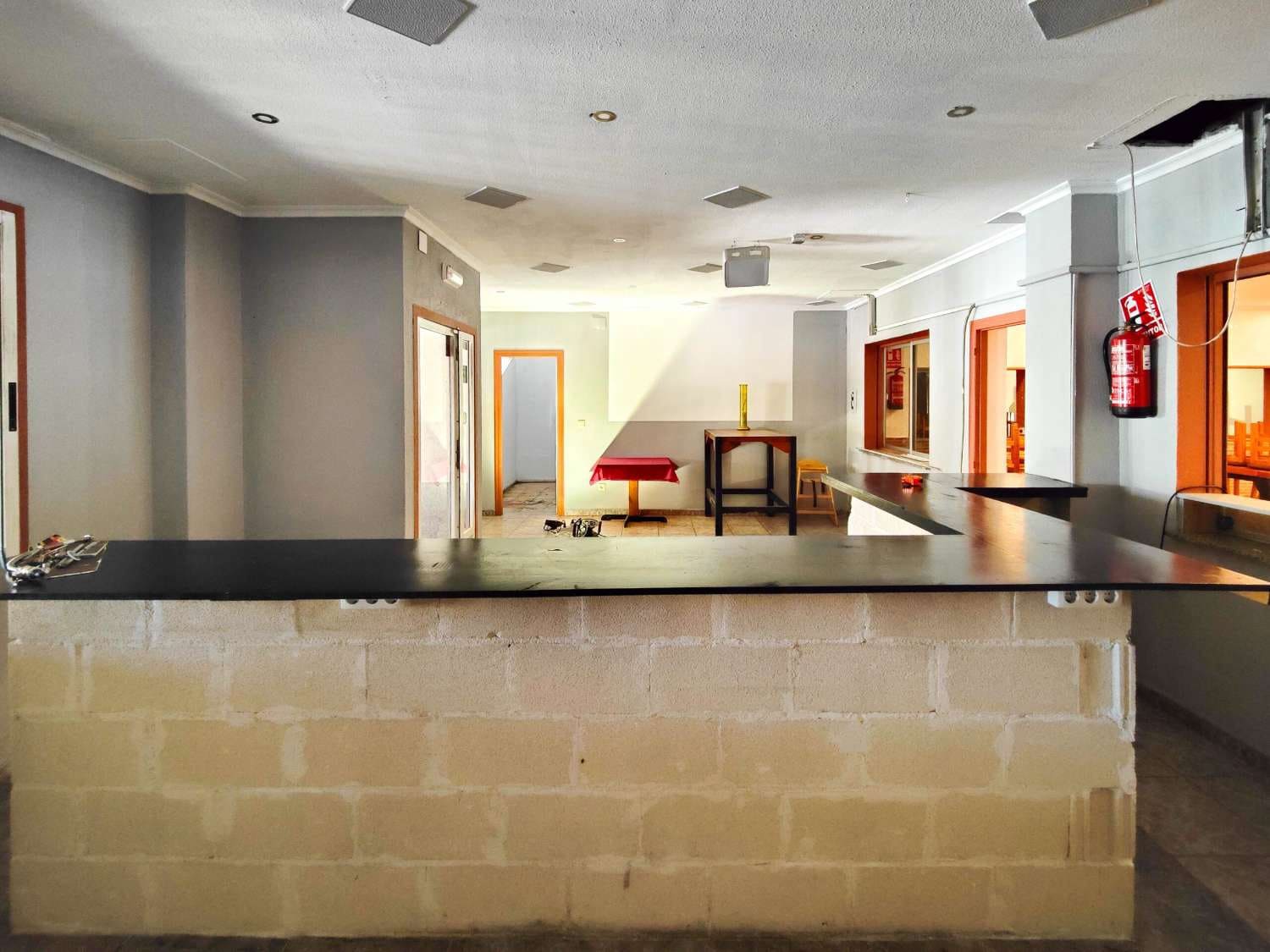 6 slaapkamer Restaurant/bar te koop in Torrevieja - € 425.000 (Ref: 10061399)