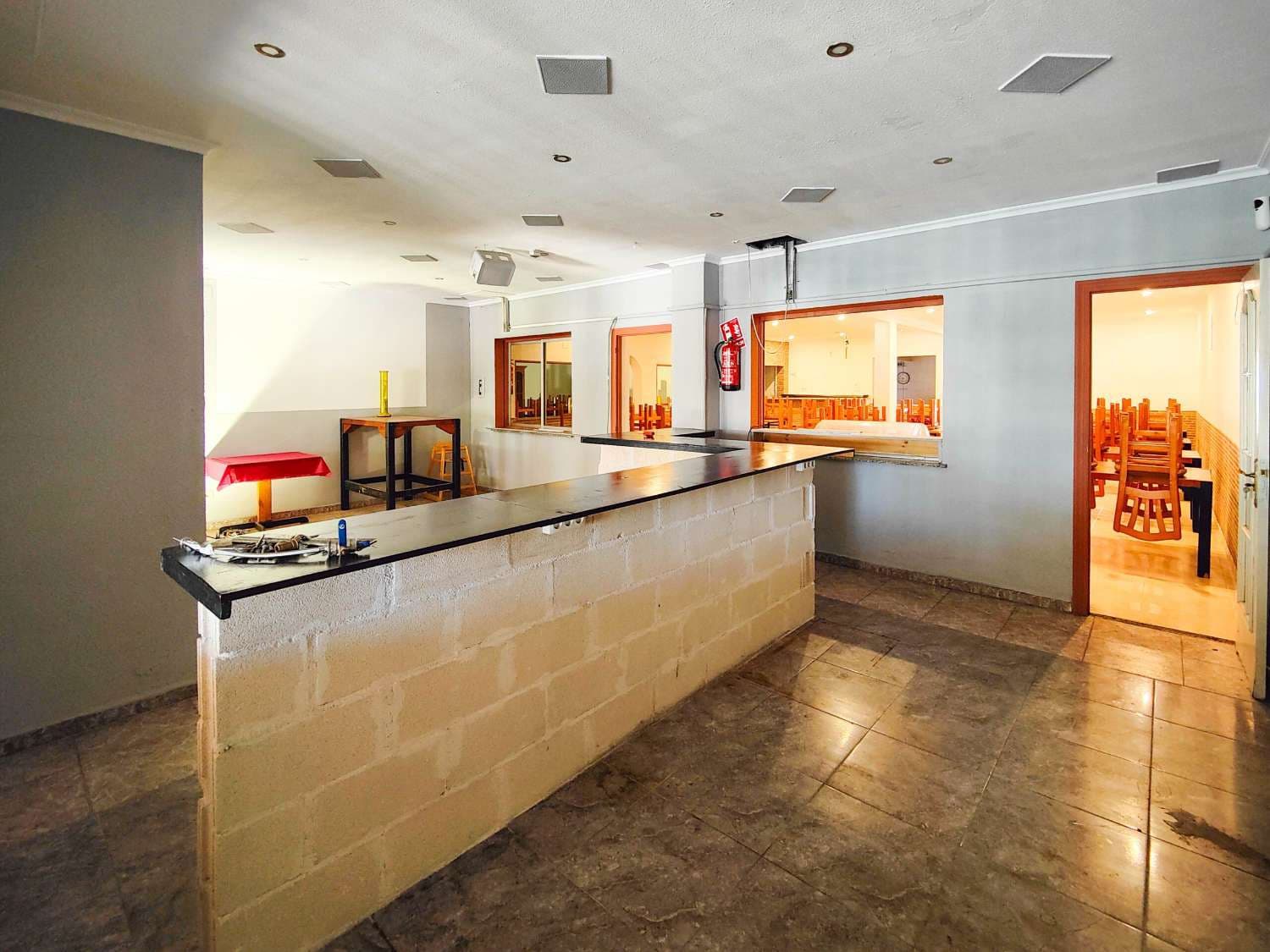 6 slaapkamer Restaurant/bar te koop in Torrevieja - € 425.000 (Ref: 10061399)