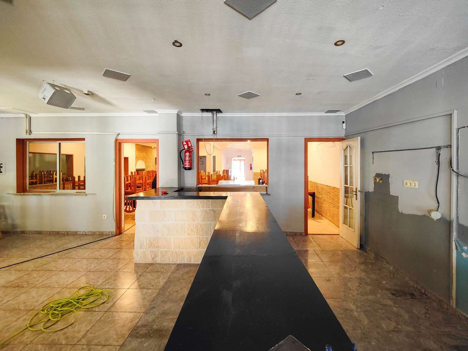 6 slaapkamer Restaurant/bar te koop in Torrevieja - € 425.000 (Ref: 10061399)