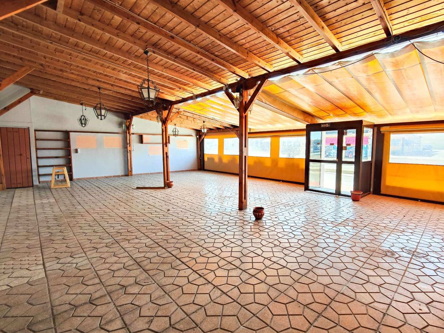 6 slaapkamer Restaurant/bar te koop in Torrevieja - € 425.000 (Ref: 10061399)