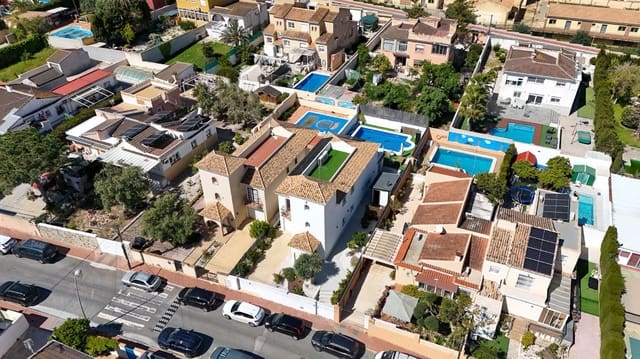 4 sovrum Villa till salu i Los Balcones - Los Altos, Torrevieja med pool garage - 590 000 € (Ref: 10067213)