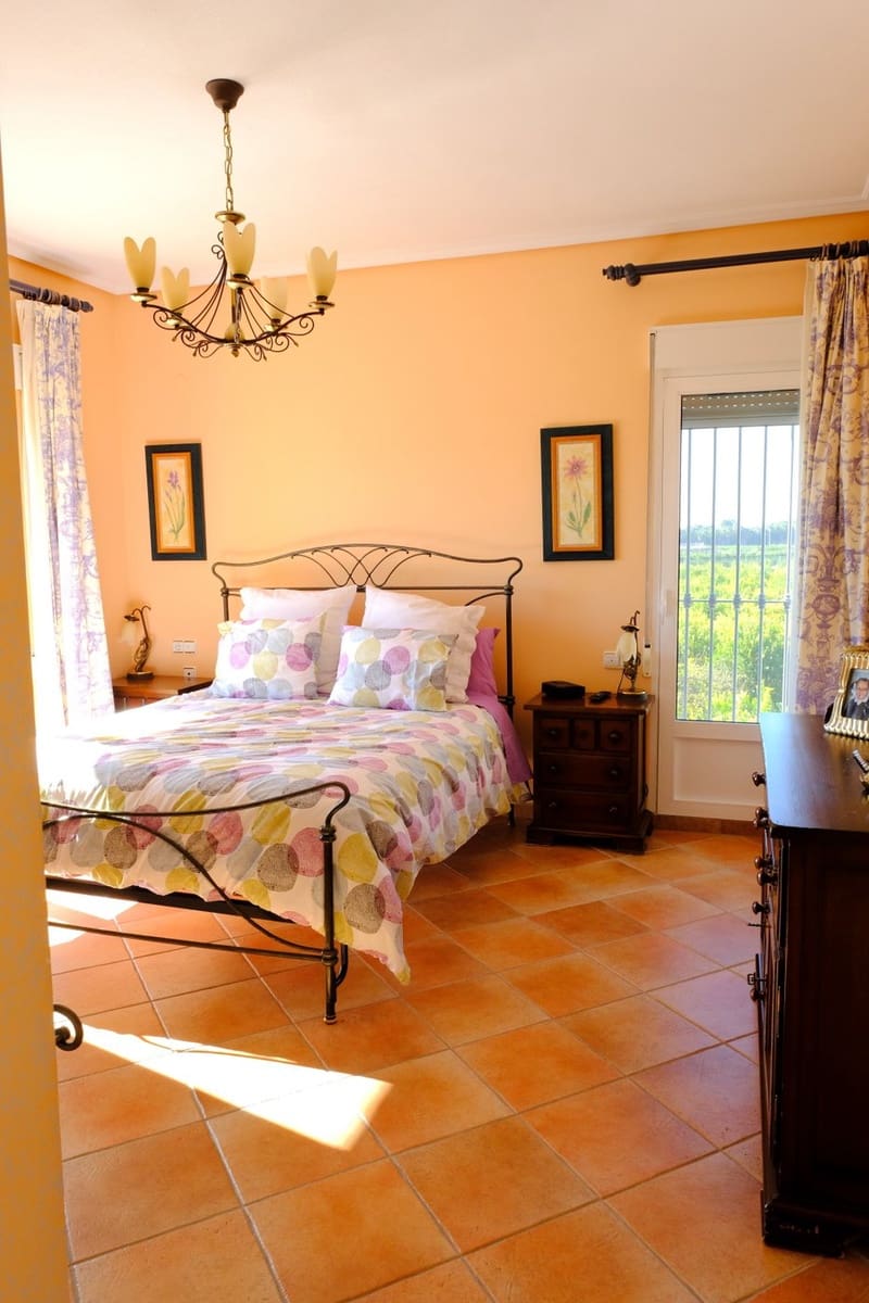 Chalet de 5 habitaciones en Orihuela en venta con piscina - 649.999 € (Ref: 10075408)