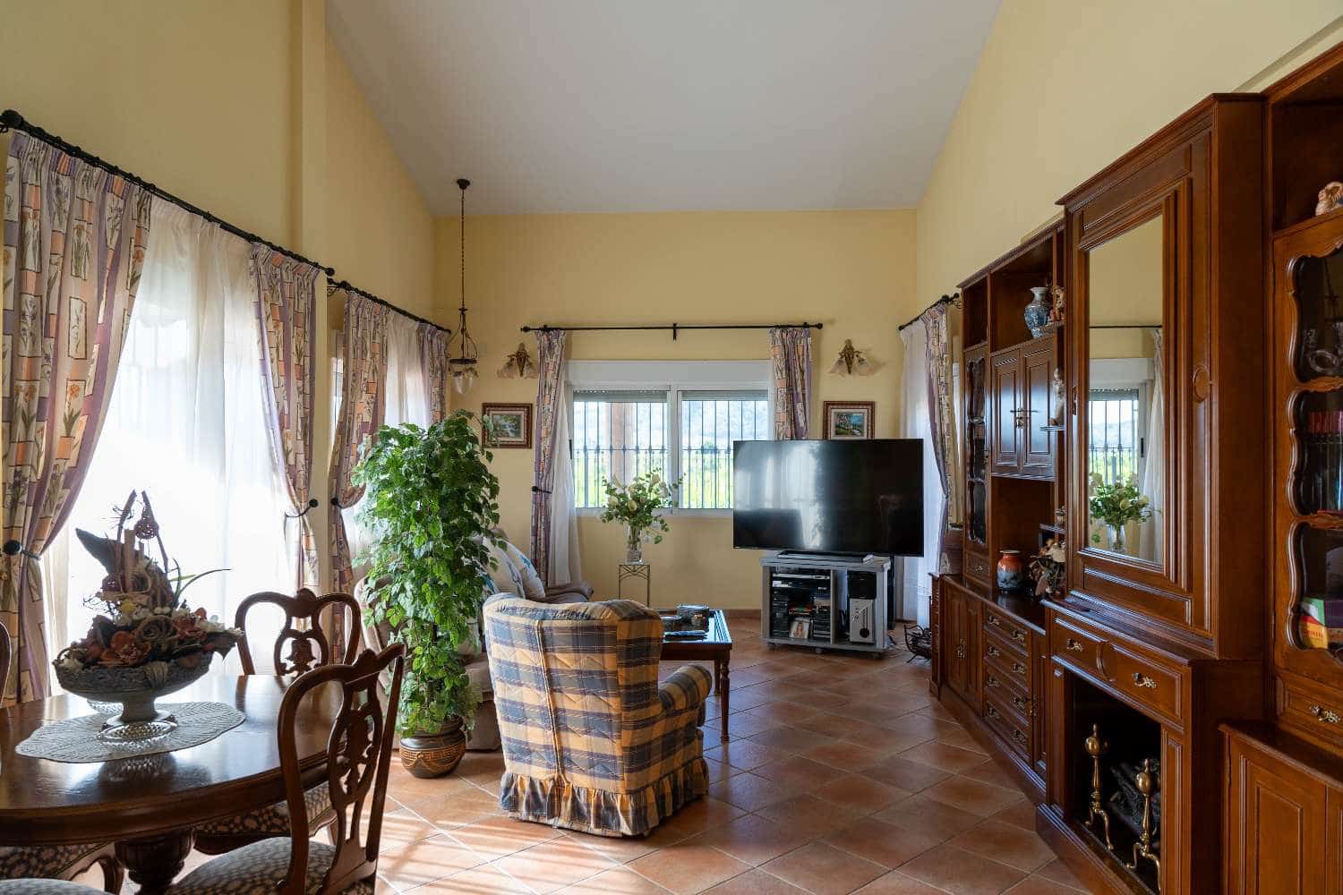 Chalet de 5 habitaciones en Orihuela en venta con piscina - 649.999 € (Ref: 10075408)