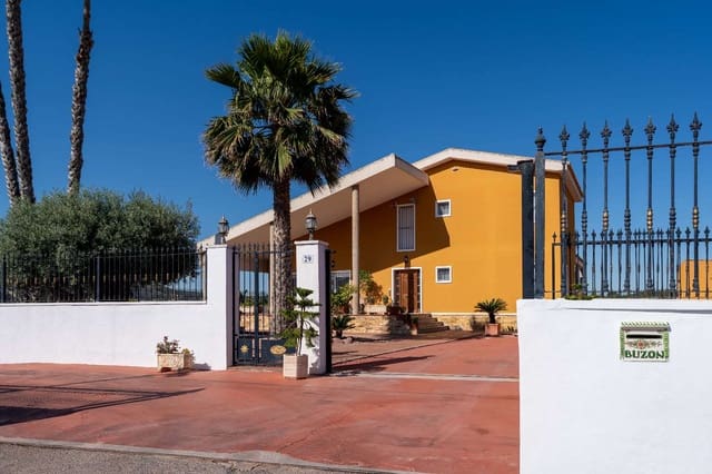 5 Zimmer Villa zu verkaufen in Orihuela ciudad, Orihuela mit Pool - 649.999 € (Ref: 10075408)