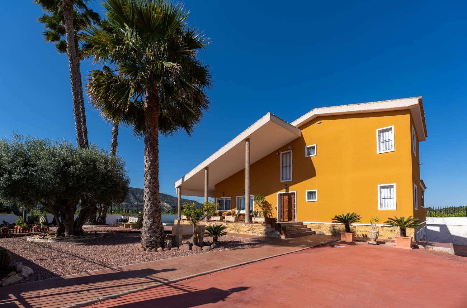 Chalet de 5 habitaciones en Orihuela en venta con piscina - 649.999 € (Ref: 10075408)
