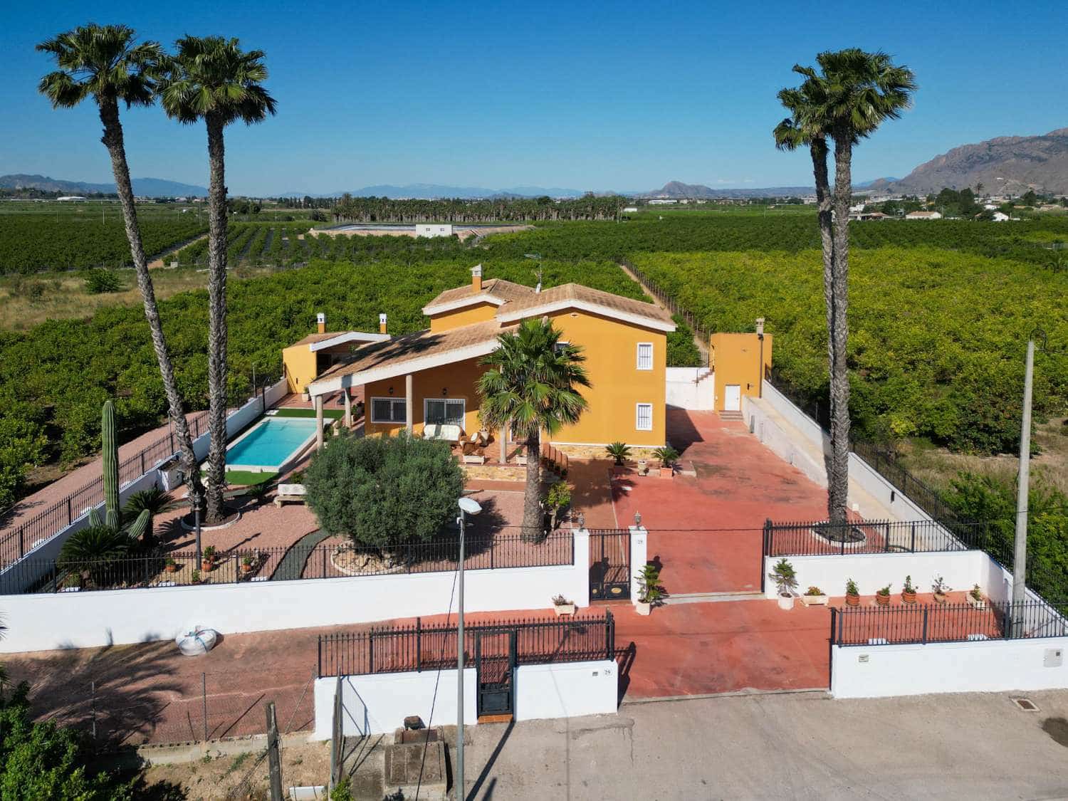 Chalet de 5 habitaciones en Orihuela en venta con piscina - 649.999 € (Ref: 10075408)