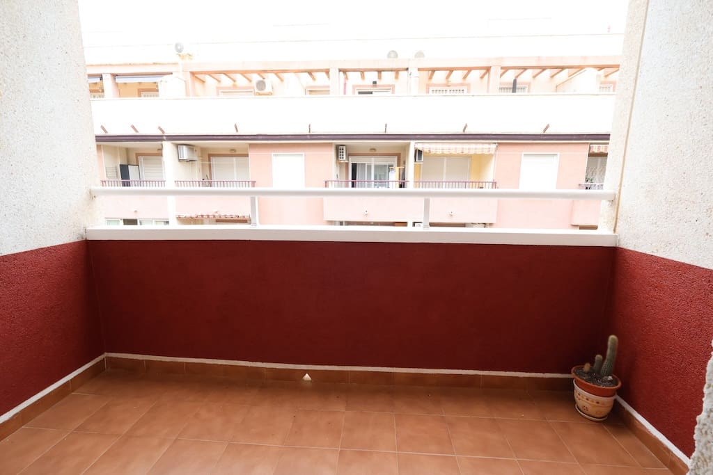 Apartamento de 2 habitaciones en Torrevieja en venta con piscina - 142.000 € (Ref: 10075411)