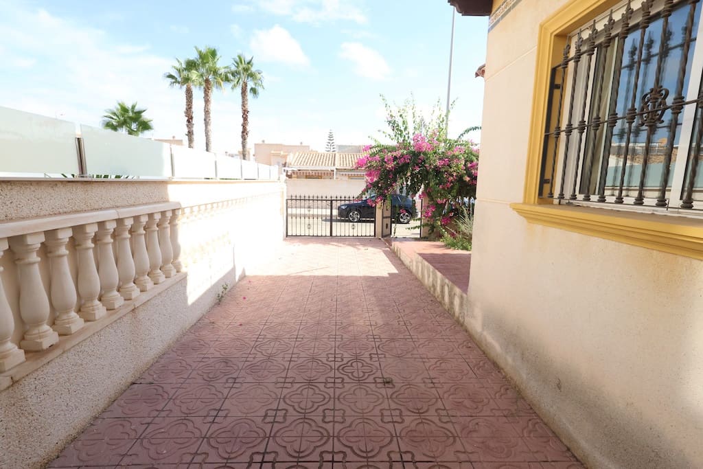 2 soveværelse Bungalow til salg i Playa Flamenca med swimmingpool - € 240.000 (Ref: 10077715)