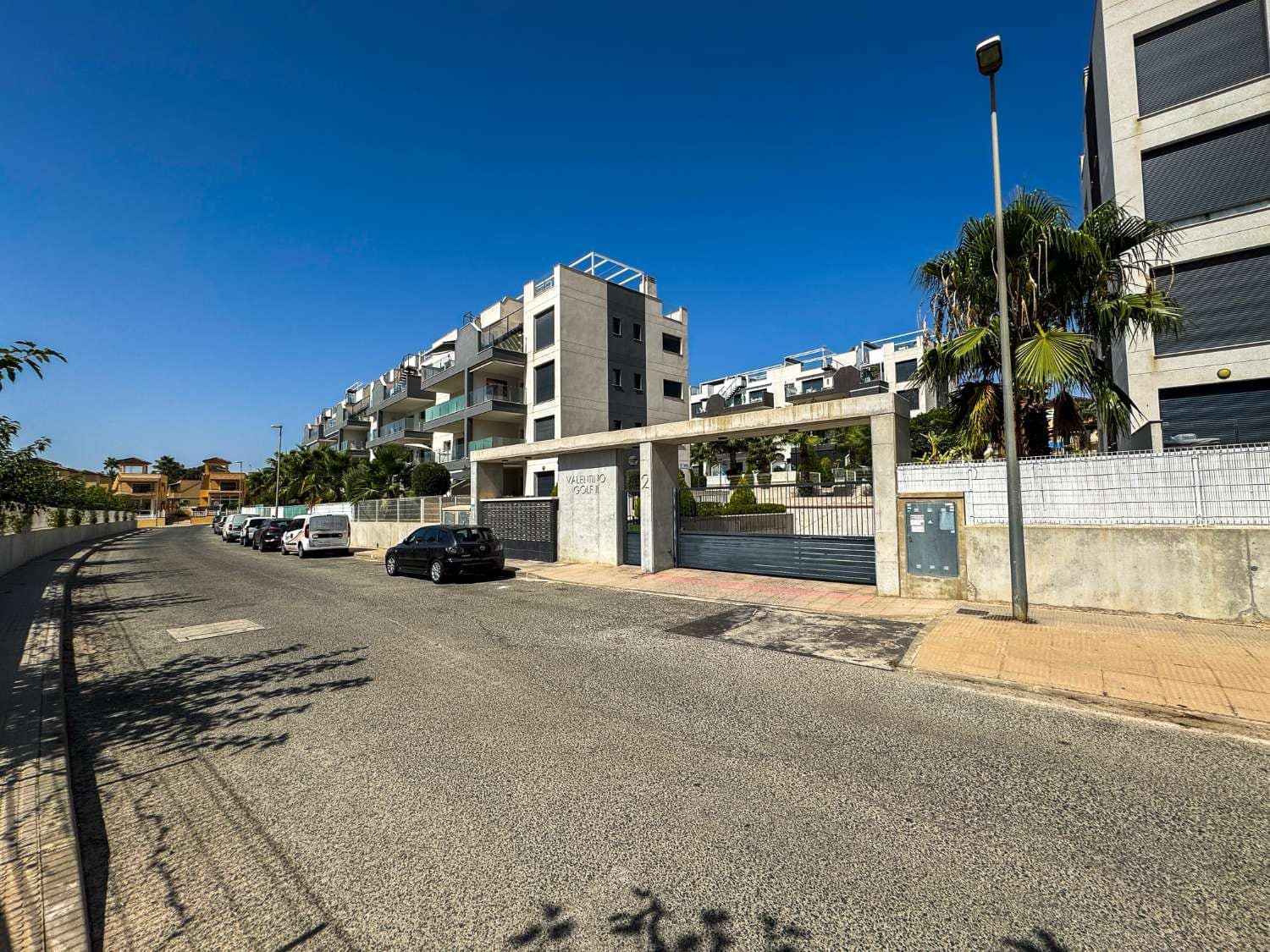 2 soveværelse Lejlighed til salg i Filipinas med swimmingpool garage - € 298.000 (Ref: 10077716)