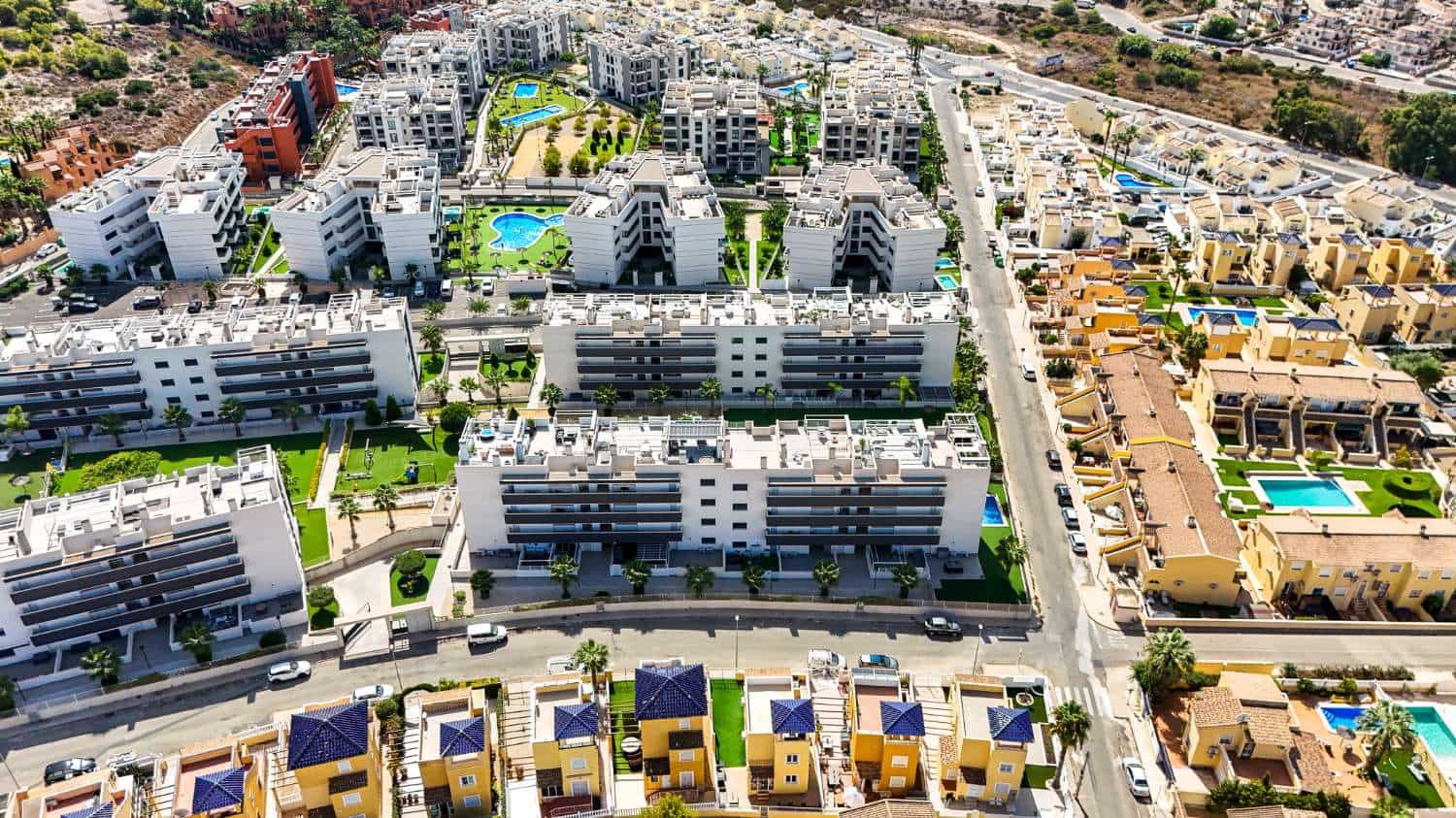 2 soveværelse Lejlighed til salg i Filipinas med swimmingpool garage - € 298.000 (Ref: 10077716)