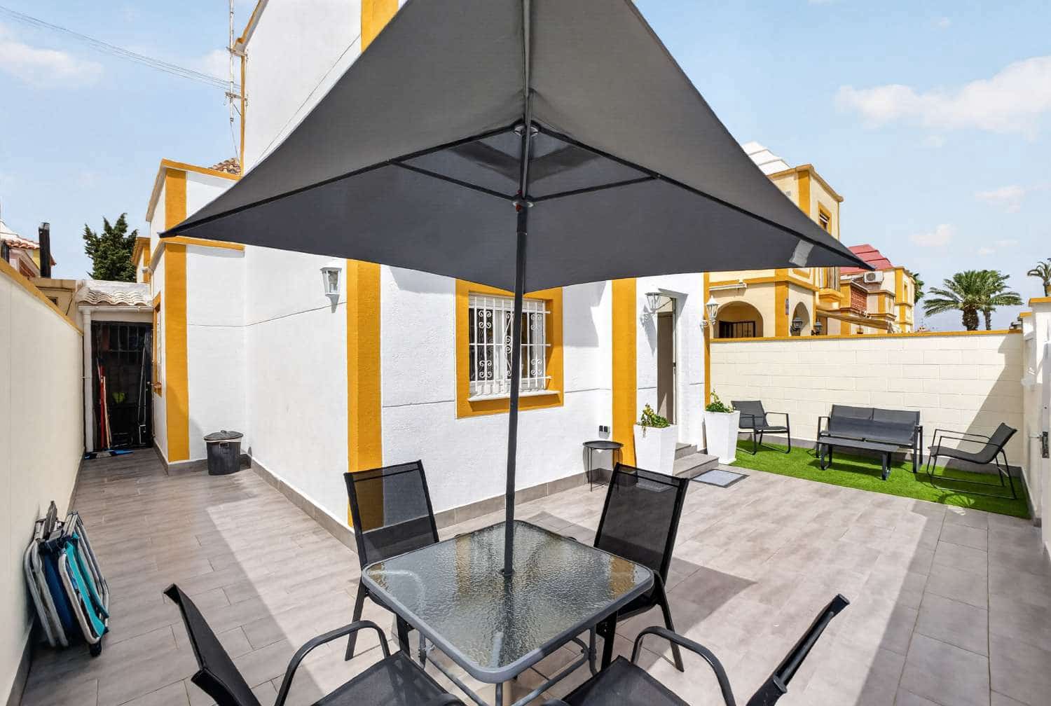 3 soveværelse Bungalow til salg i Torrevieja med swimmingpool - € 199.000 (Ref: 10077718)