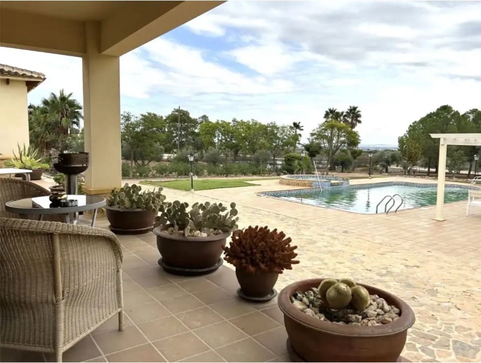 6 bedroom Finca/Country House for sale in La Murada with pool - € 950,000 (Ref: 10080552)