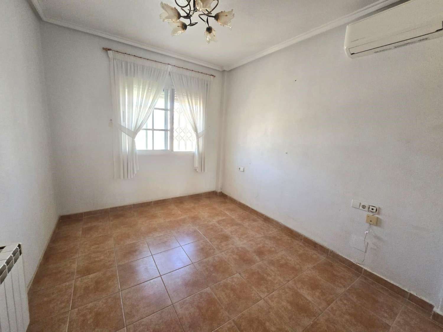Villa til salgs i Los Balcones med svømmebasseng garasje - € 370 000 (Ref: 10097521)