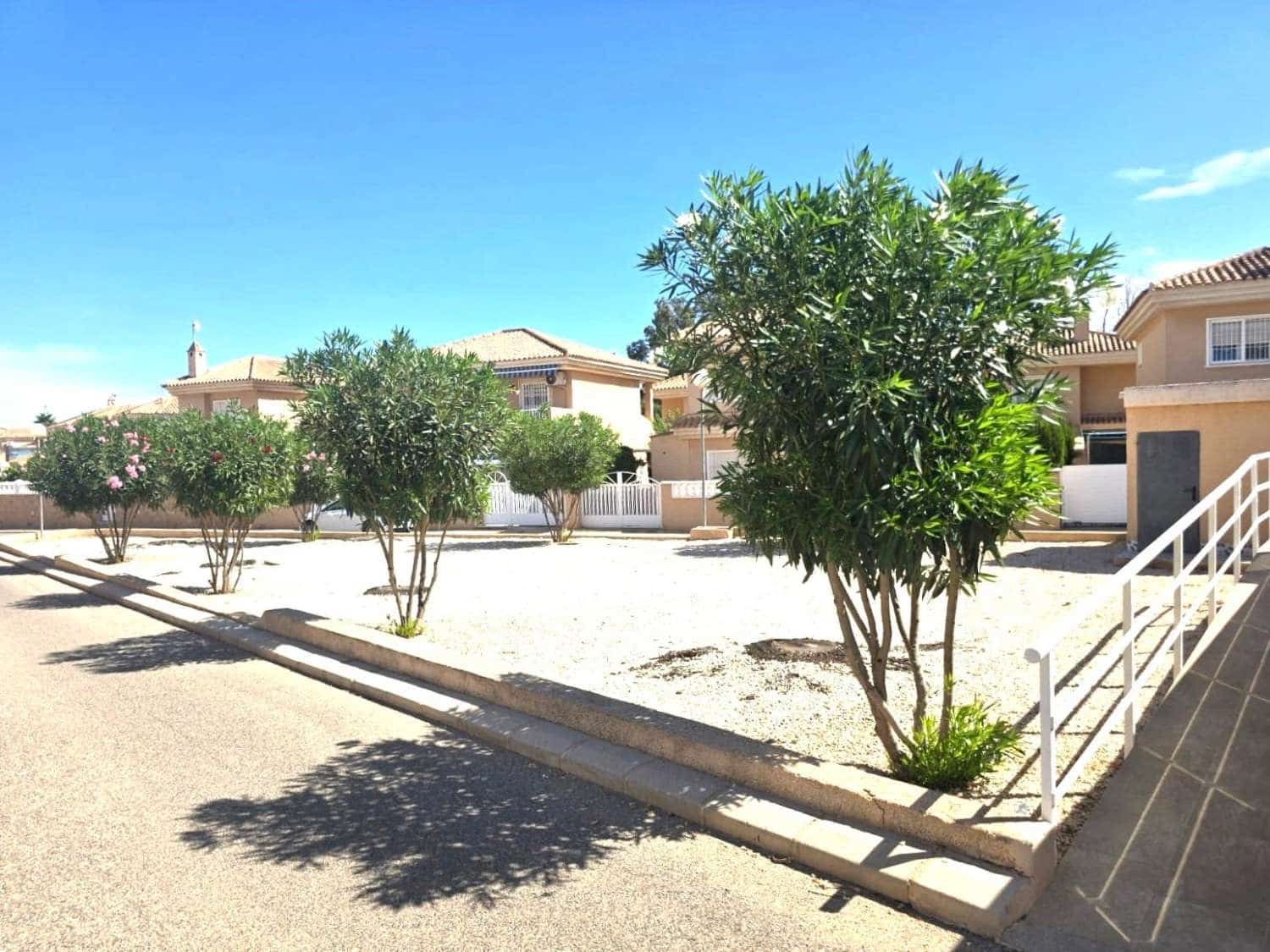 Villa til salgs i Los Balcones med svømmebasseng garasje - € 370 000 (Ref: 10097521)