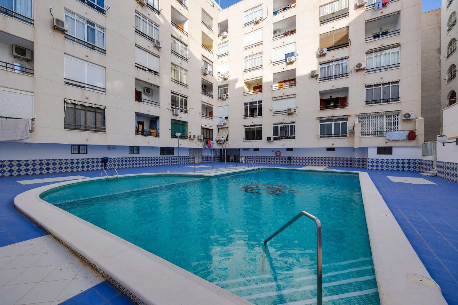 1 soveværelse Lejlighed til salg i Torrevieja med swimmingpool - € 129.990 (Ref: 10115514)