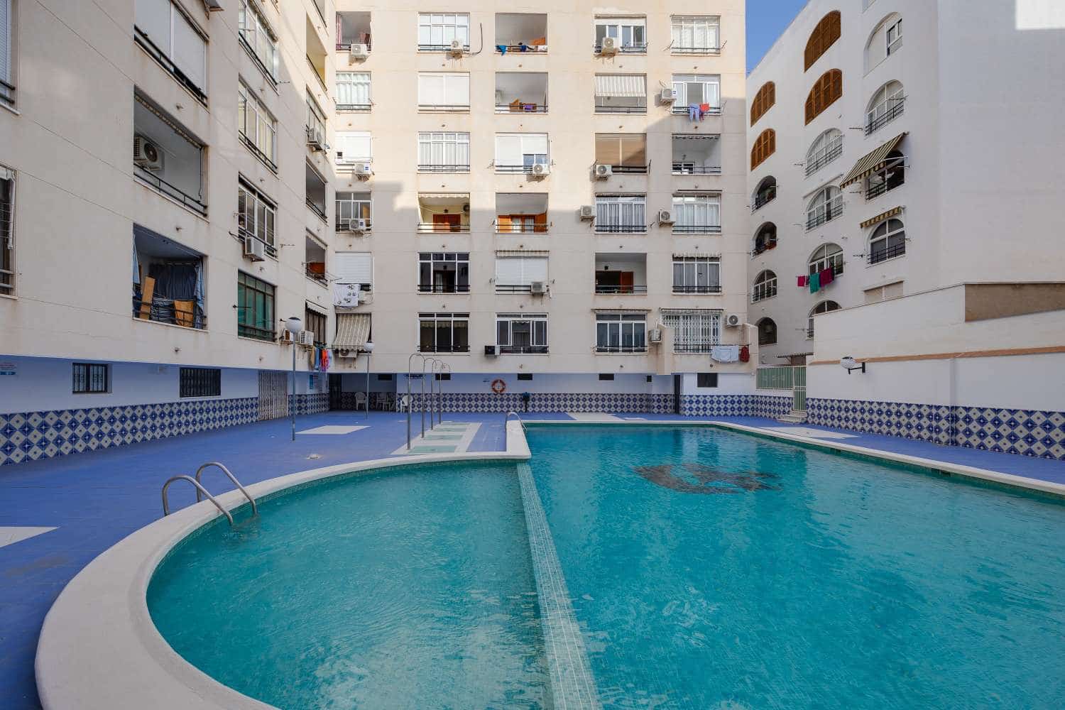 1 soveværelse Lejlighed til salg i Torrevieja med swimmingpool - € 129.990 (Ref: 10115514)