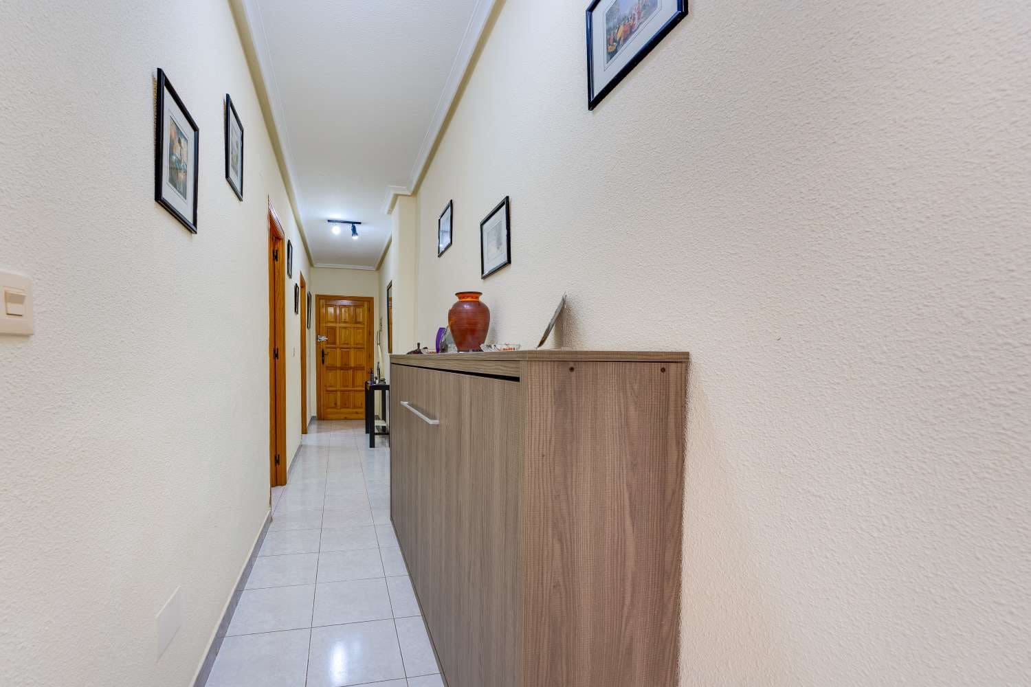 1 soveværelse Lejlighed til salg i Torrevieja med swimmingpool - € 129.990 (Ref: 10115514)