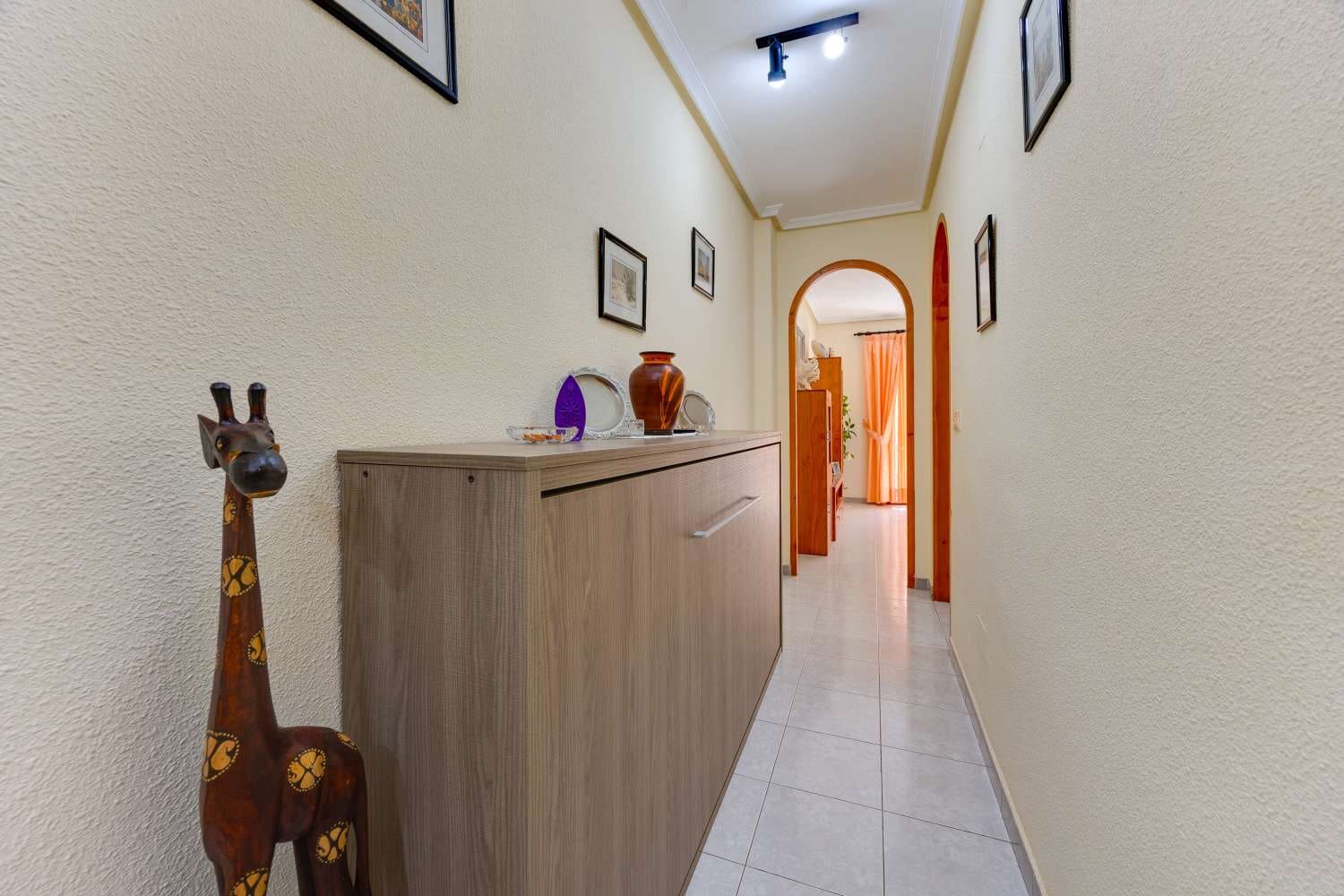 1 soveværelse Lejlighed til salg i Torrevieja med swimmingpool - € 129.990 (Ref: 10115514)