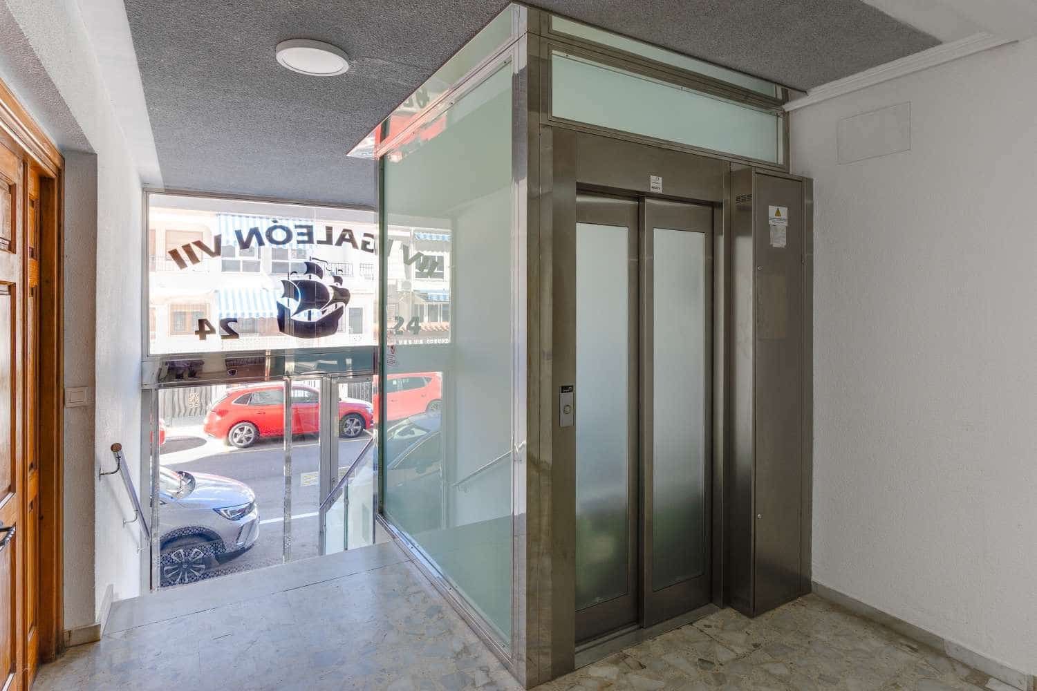 1 soveværelse Lejlighed til salg i Torrevieja med swimmingpool - € 129.990 (Ref: 10115514)