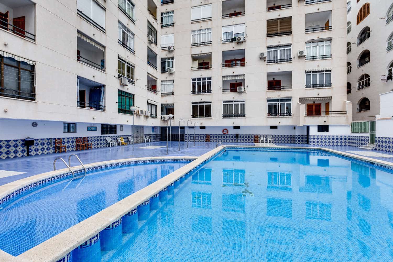 1 soveværelse Lejlighed til salg i Torrevieja med swimmingpool - € 129.990 (Ref: 10115514)