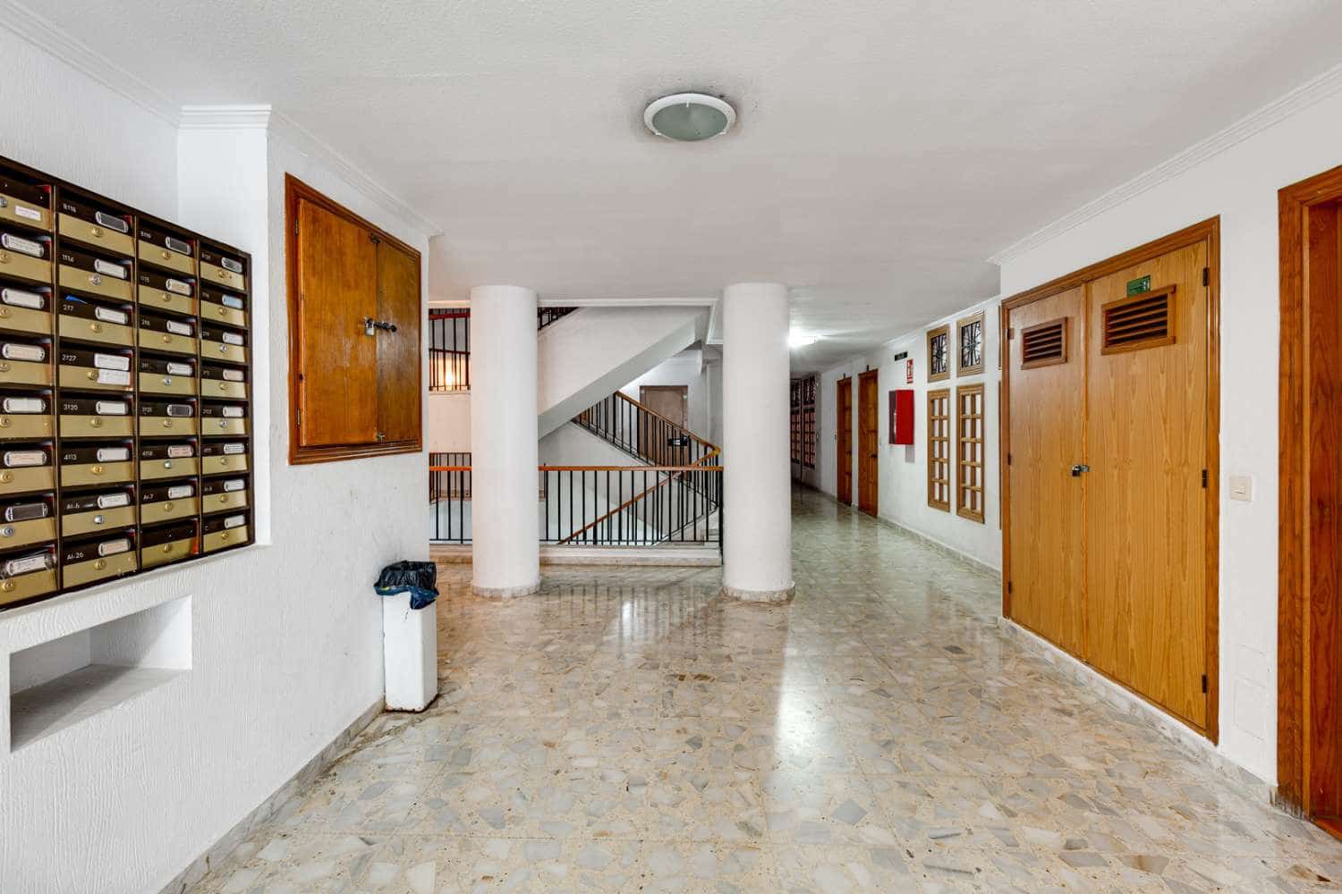 1 soveværelse Lejlighed til salg i Torrevieja med swimmingpool - € 129.990 (Ref: 10115514)