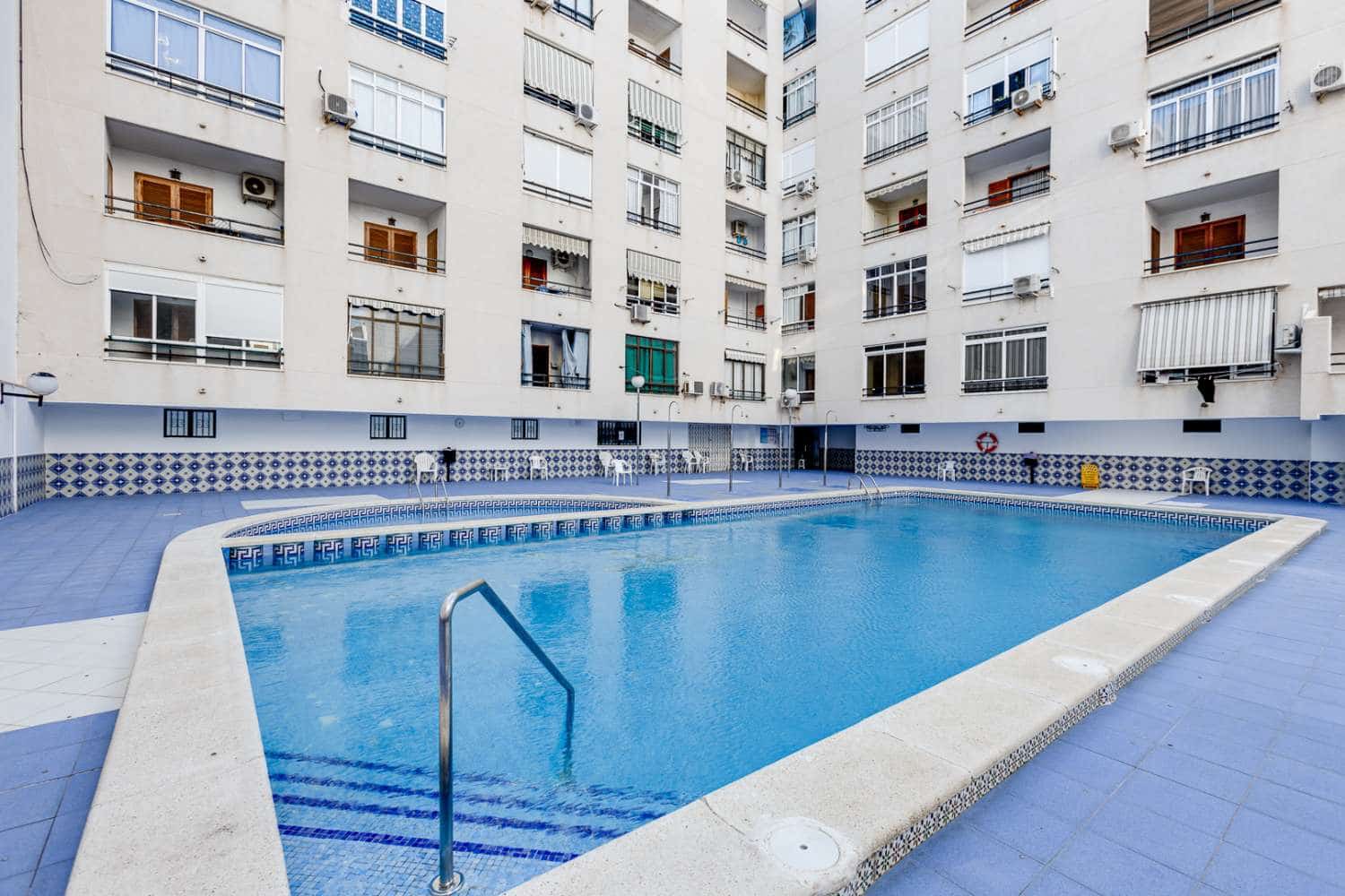 1 soveværelse Lejlighed til salg i Torrevieja med swimmingpool - € 129.990 (Ref: 10115514)