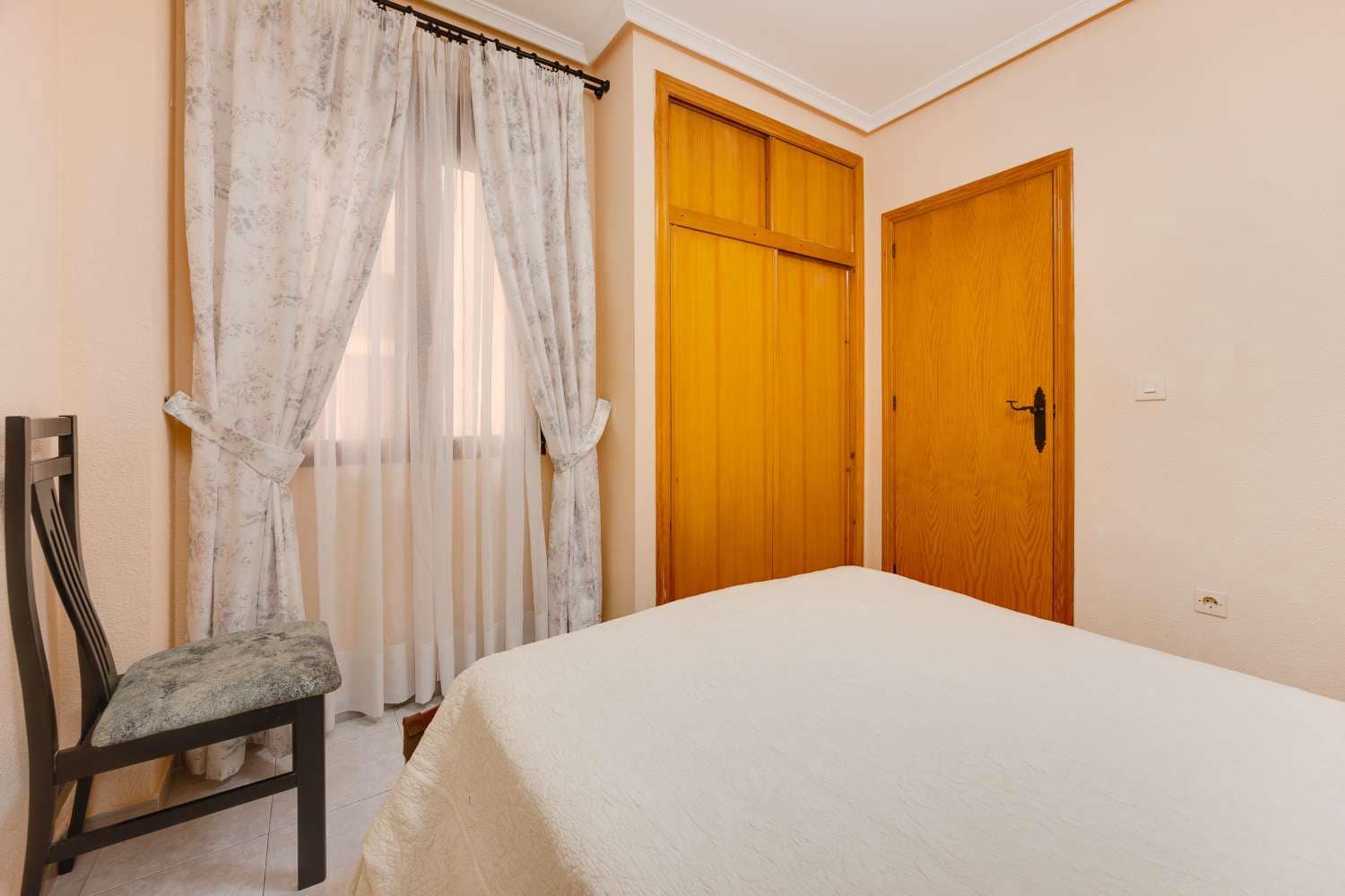 1 soveværelse Lejlighed til salg i Torrevieja med swimmingpool - € 129.990 (Ref: 10115514)