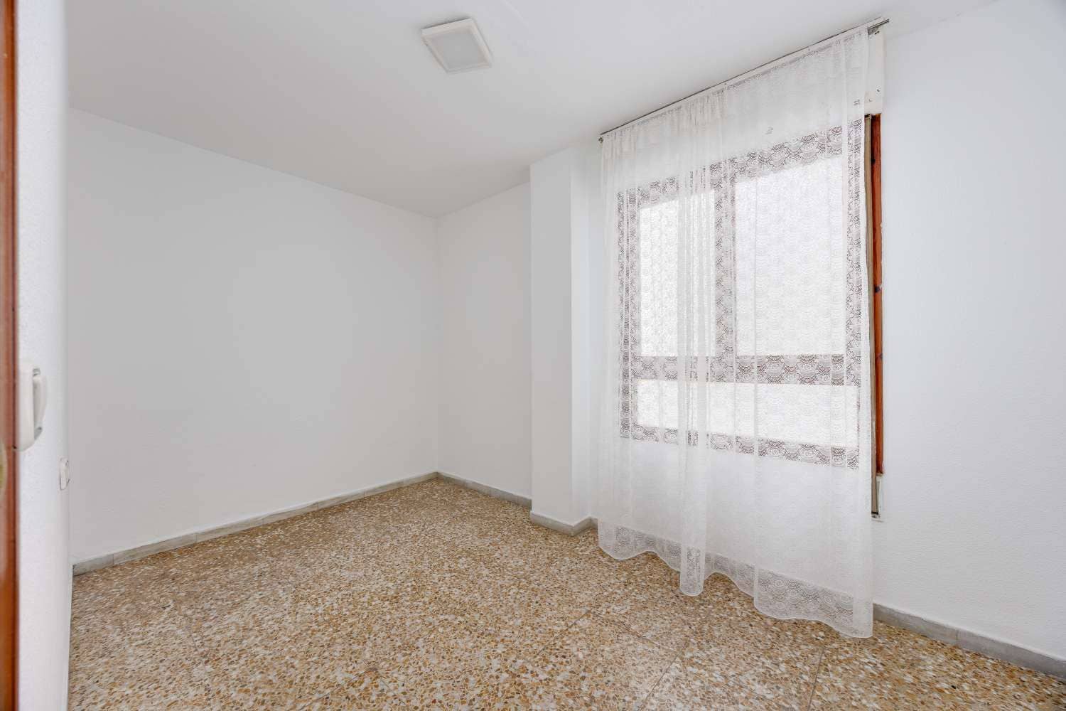 3 soveværelse Lejlighed til salg i Torrevieja - € 169.990 (Ref: 10115516)