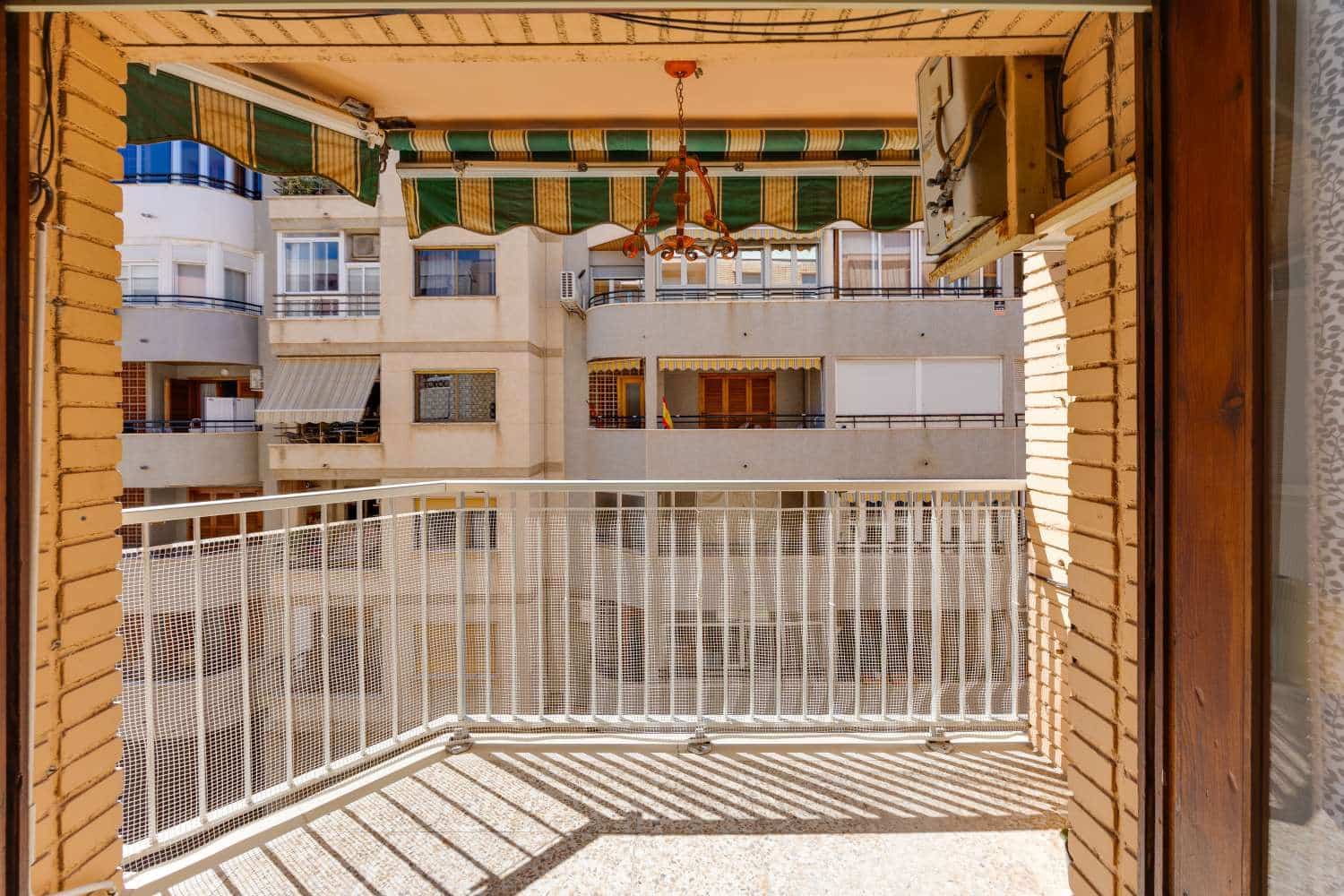 3 soveværelse Lejlighed til salg i Torrevieja - € 169.990 (Ref: 10115516)