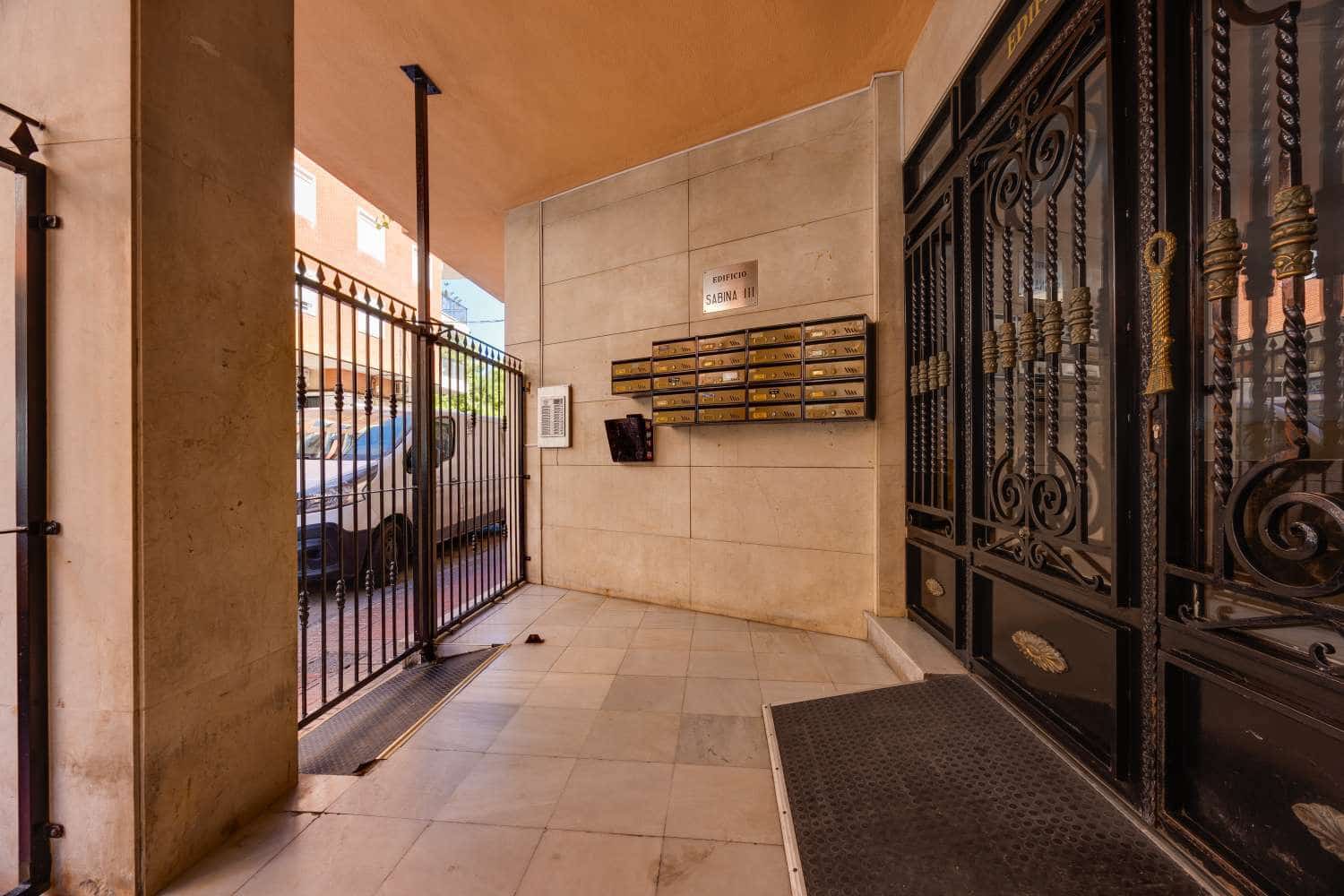 3 soveværelse Lejlighed til salg i Torrevieja - € 169.990 (Ref: 10115516)