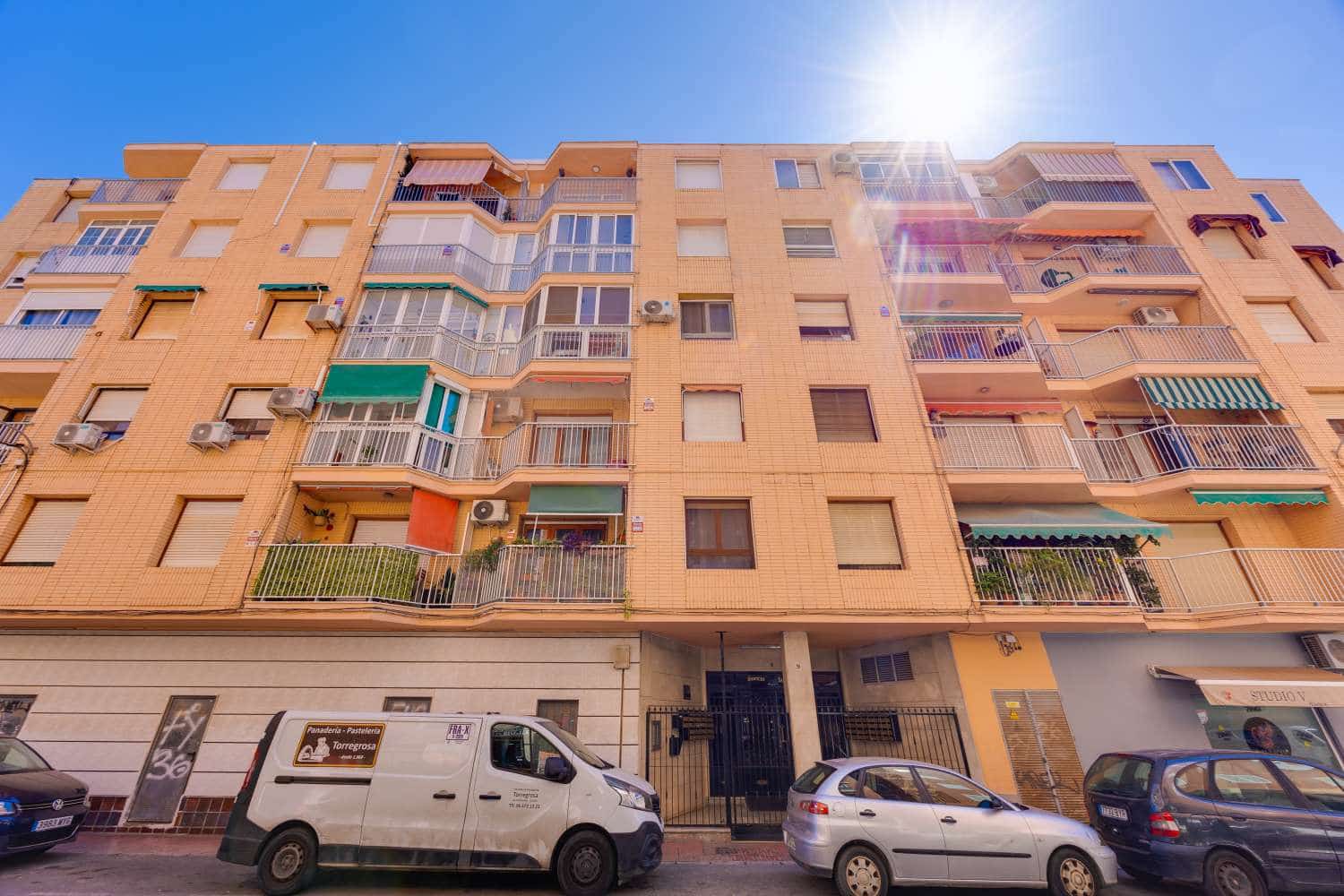 3 soveværelse Lejlighed til salg i Torrevieja - € 169.990 (Ref: 10115516)